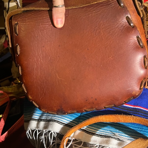 Vintage Leather Shoulder Bags Medium & Mini w/new wallet, storage box, sm. shawl - Picture 10 of 16